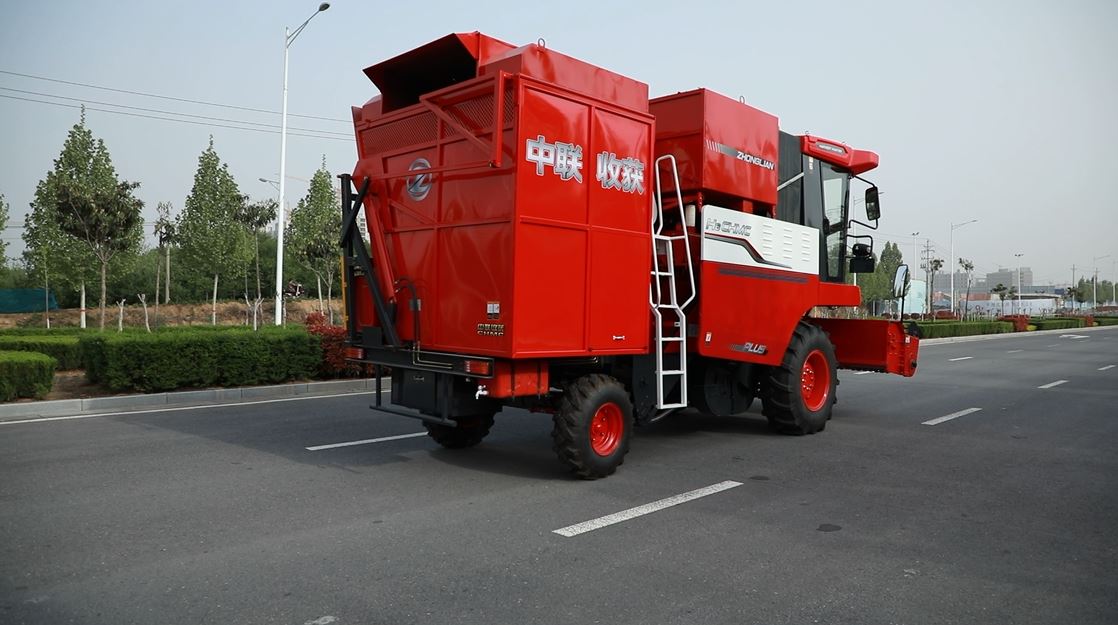 中聯(lián)收獲花生機(jī):提高效率 減輕農(nóng)業(yè)勞動(dòng)的利器 1713009005736765.jpg